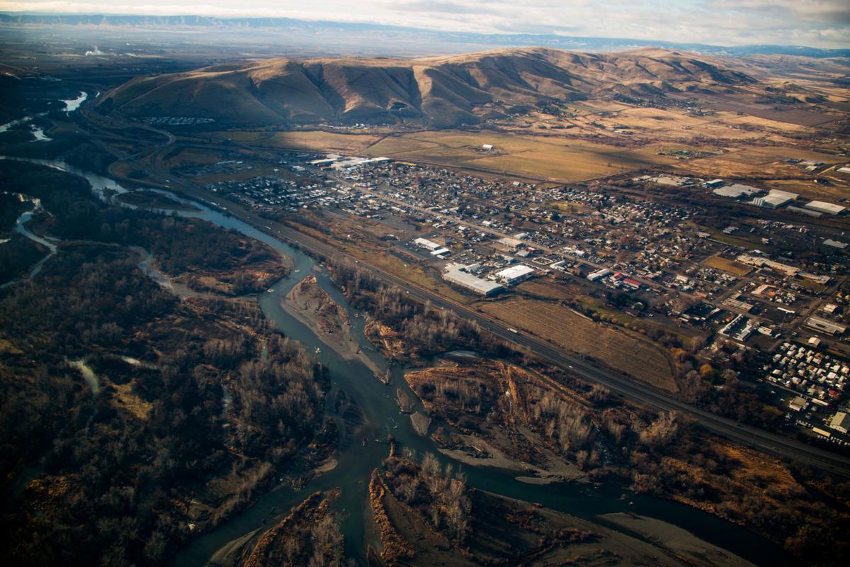 Photos: Aerial views of Rattlesnake Ridge and the Yakima Valley | Slide