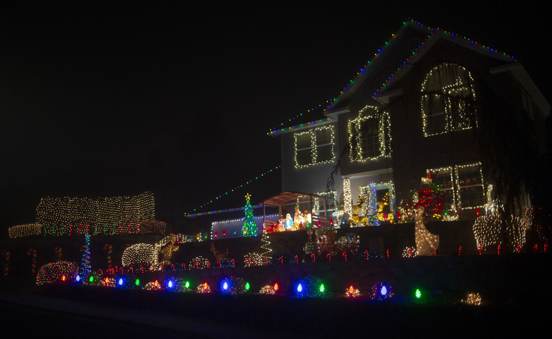 Christmas light displays brighten 2020 in the Yakima area