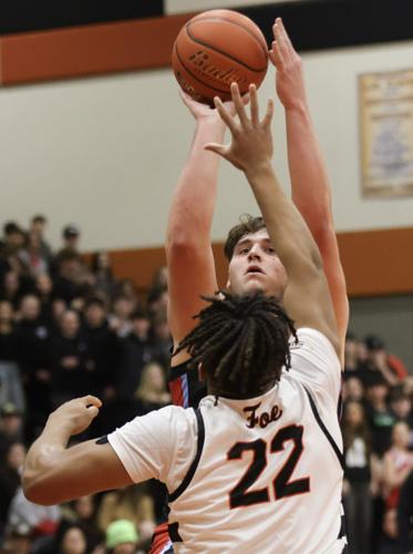 Cesar Hernandez provides late spark to lead Davis boys past West Valley ...