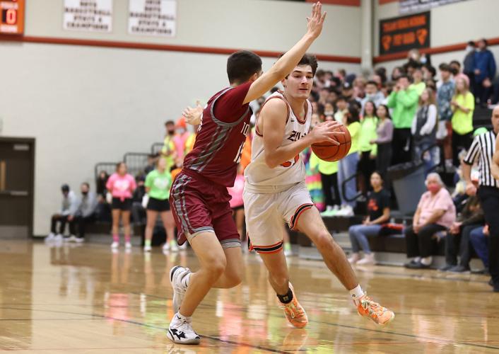 Triple option sparks Zillah boys basketball to 120 record Sports