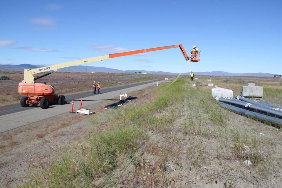 Hanford Workers Practicing For Covering Radioactive Waste Tunnel ...