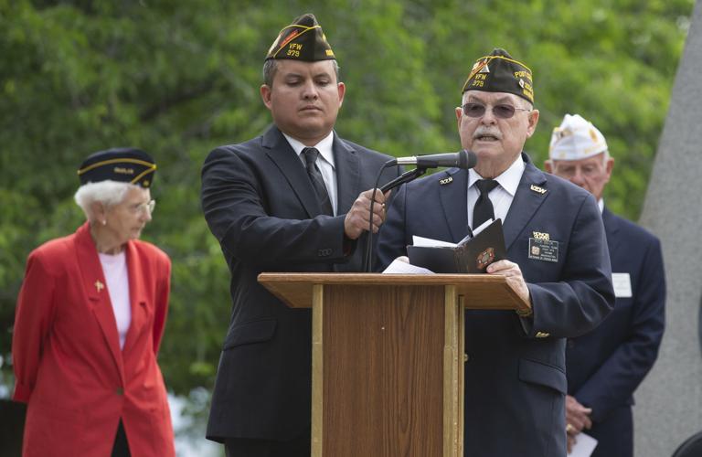 Honoring the fallen Many pay homage during Yakima Valley Memorial Day