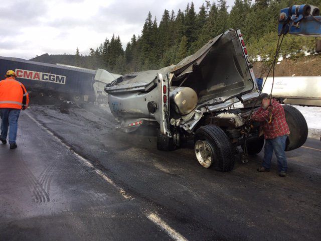 Eastbound I-90 over Snoqualmie Pass reopens after 13-hour shutdown ...