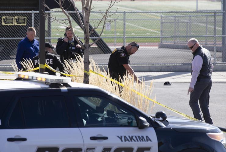 Police arrest suspect after 2 teens injured in shooting outside