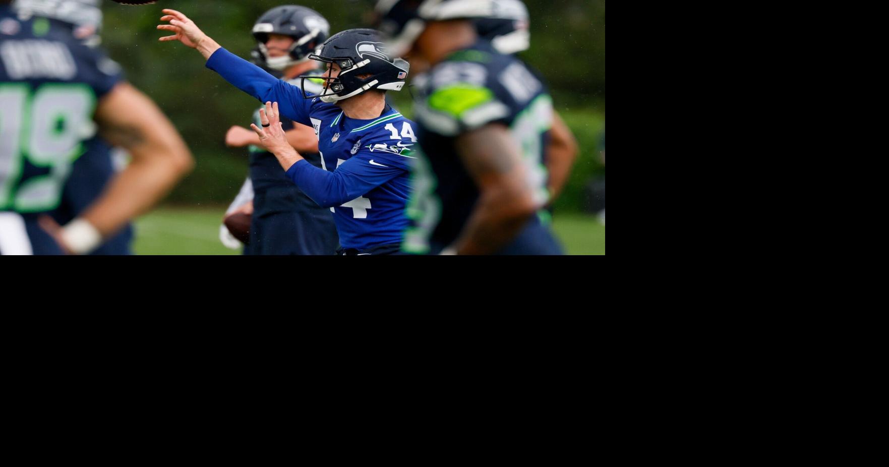 Photos: Seahawks gather for OTAs