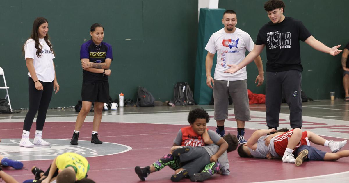 Free clinic led by Mat Classic winners, night competition highlight wrestling weekend at Sozo