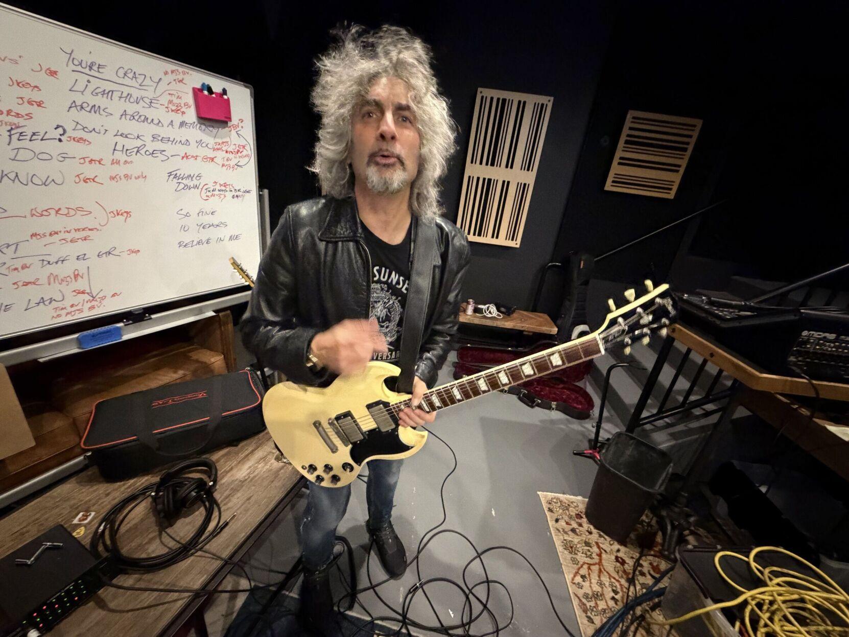 Stupell Industries Nautical Christmas Scenes by Danielle Murray 4 Piece  White Framed Giclee Religious Art Print 17 in. x 17 in.  a4-298_wfr_4pc_17x17 - ..., image size:1662x1247