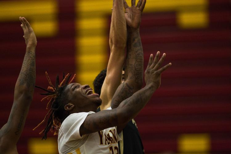 PHOTOS Yakima Valley College hosts Peninsula College in men's