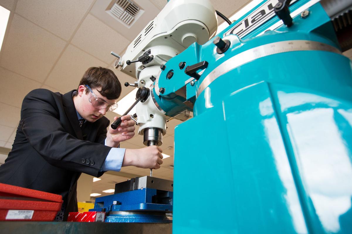 West Valley Students To Join Aerospace Apprenticeship Program Education Yakimaherald Com