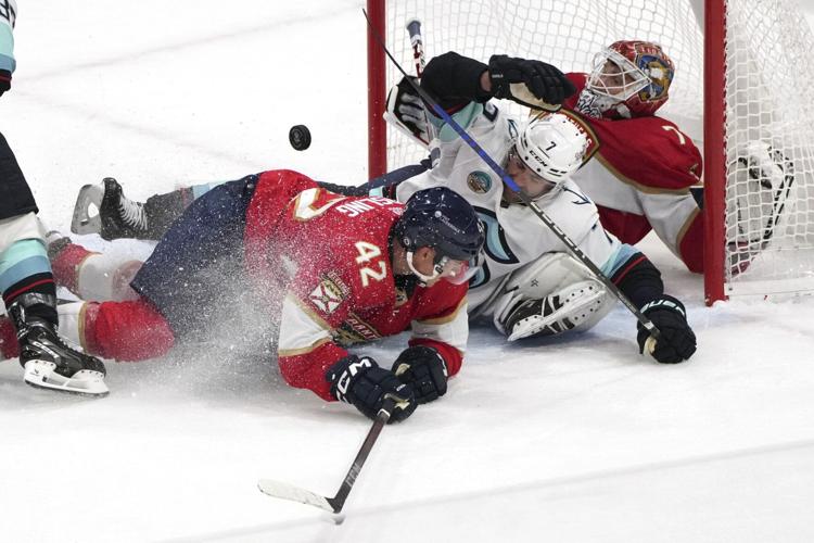 Panthers' Sergei Bobrovsky pulled in Game 2, causing NHL Twitter