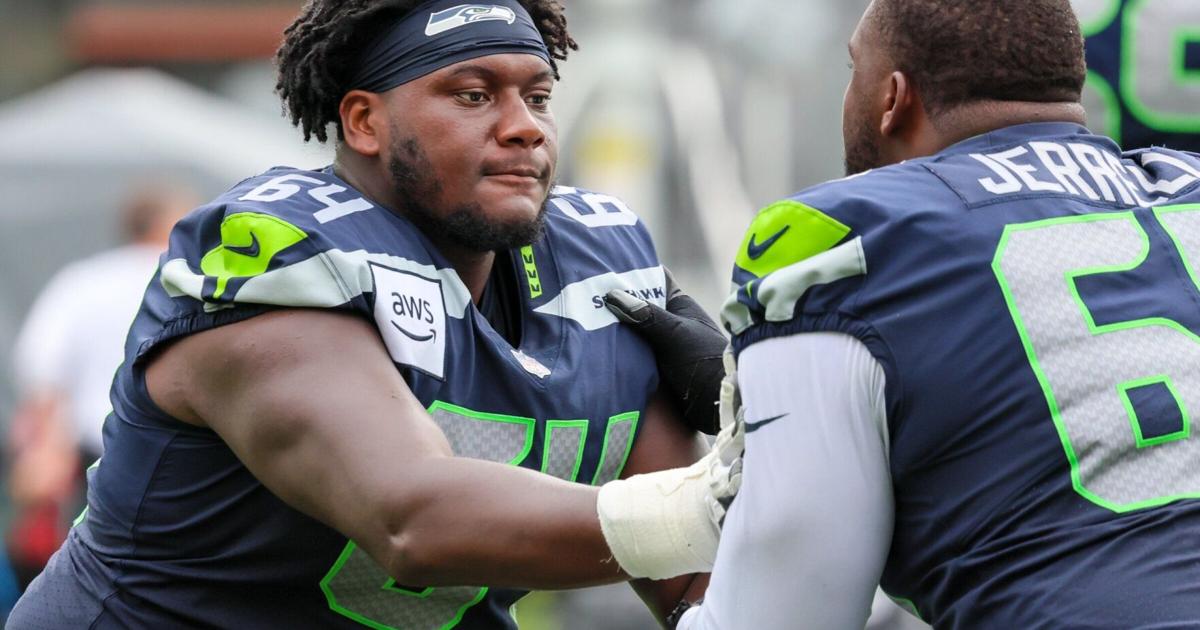 Christian Haynes ‘in the mix’ for Seahawks’ starting center job