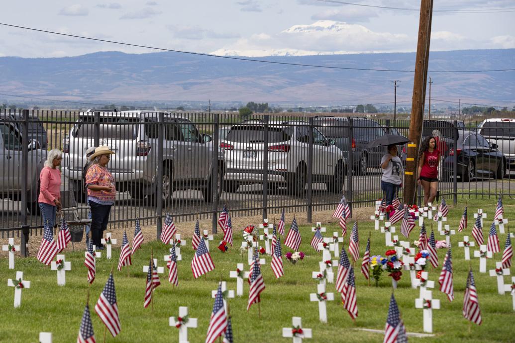 PHOTOS Memorial Day at the Wapato Reservation Cemetery Photos and