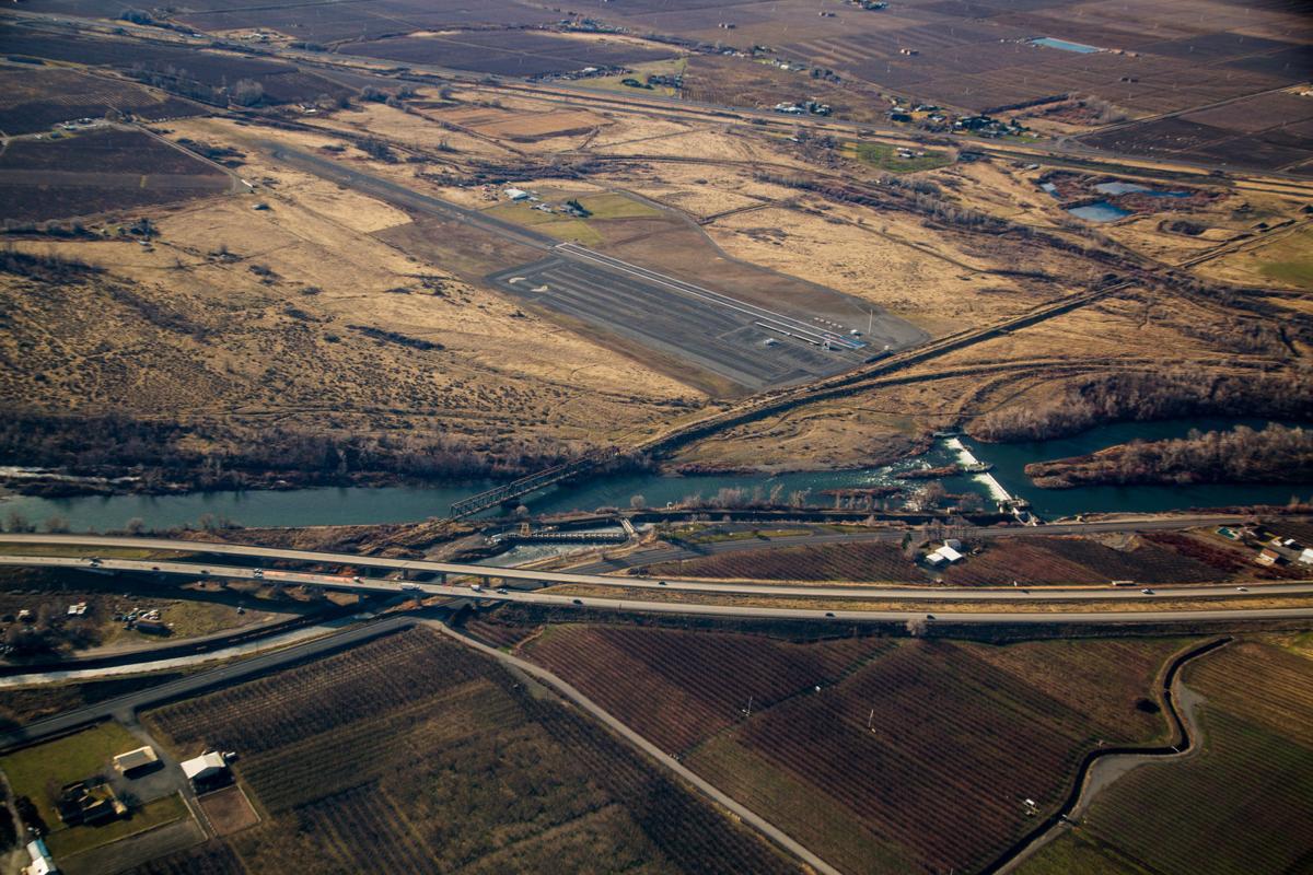 Photos: Aerial views of Rattlesnake Ridge and the Yakima Valley | Slide
