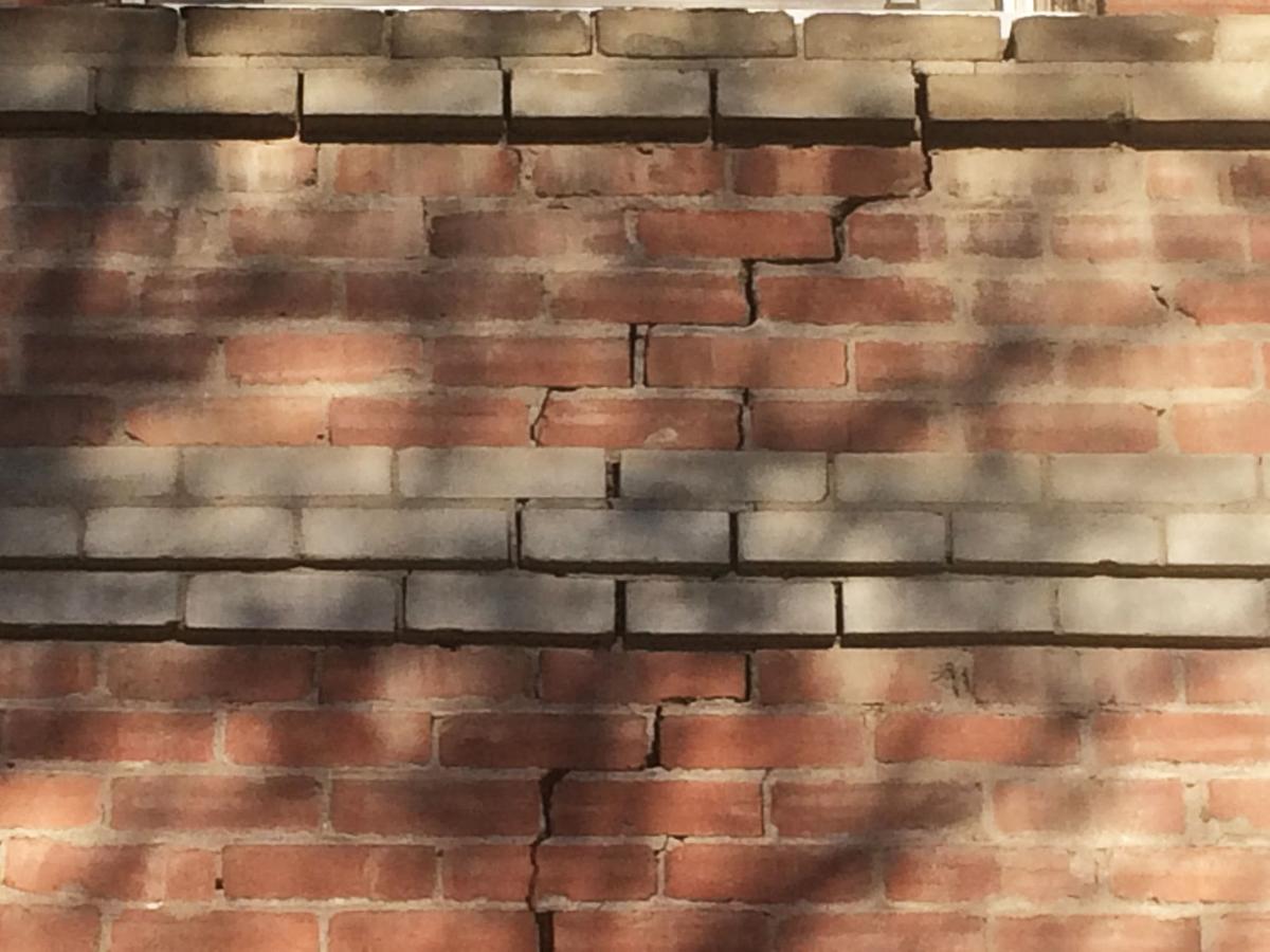 Mabton City Hall is cracking up — literally Local