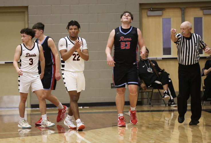 Cesar Hernandez provides late spark to lead Davis boys past West Valley ...