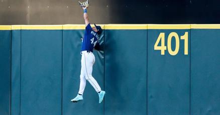 How Ichiro Mike Cameron helped shape Julio Rodriguez into an elite center fielder How Ichiro Mike Cameron helped shape Julio Rodriguez into an elite center fielder