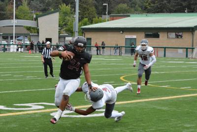 Central Washington Football Holds Off Late Western Oregon Rally