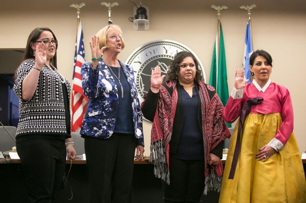 New Yakima Council Members Take Office Tuesday New Mayor To Be Selected Local Yakimaherald Com