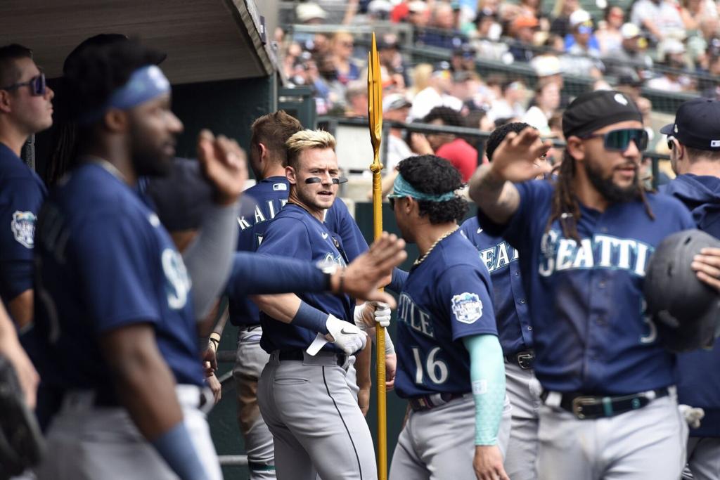 Jarred Kelenic, Teoscar Hernandez homer to back another stellar start from  Mariners rookie Bryce Miller, Mariners