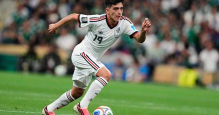 Gilberto Mora es el más joven en debutar con México en un Mundial, a los 17 años
