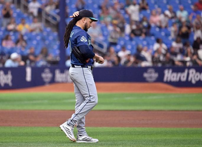 Mariners fall below .500 as losing streak continues with loss to Rays