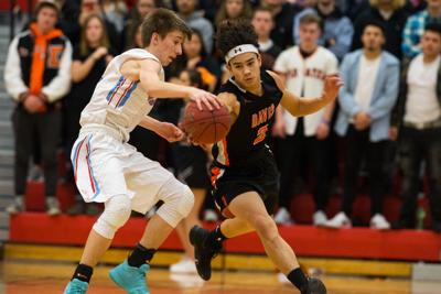 High School Basketball Roundup West Valley Boys Hit 13 3 Pointers In Win Over Auburn Riverside Davis Yakimaherald Com