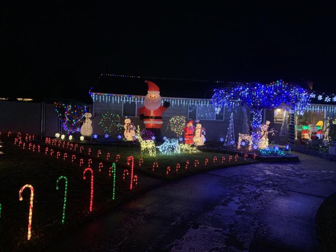 Listing of holiday lights displays around the Yakima Valley 2021