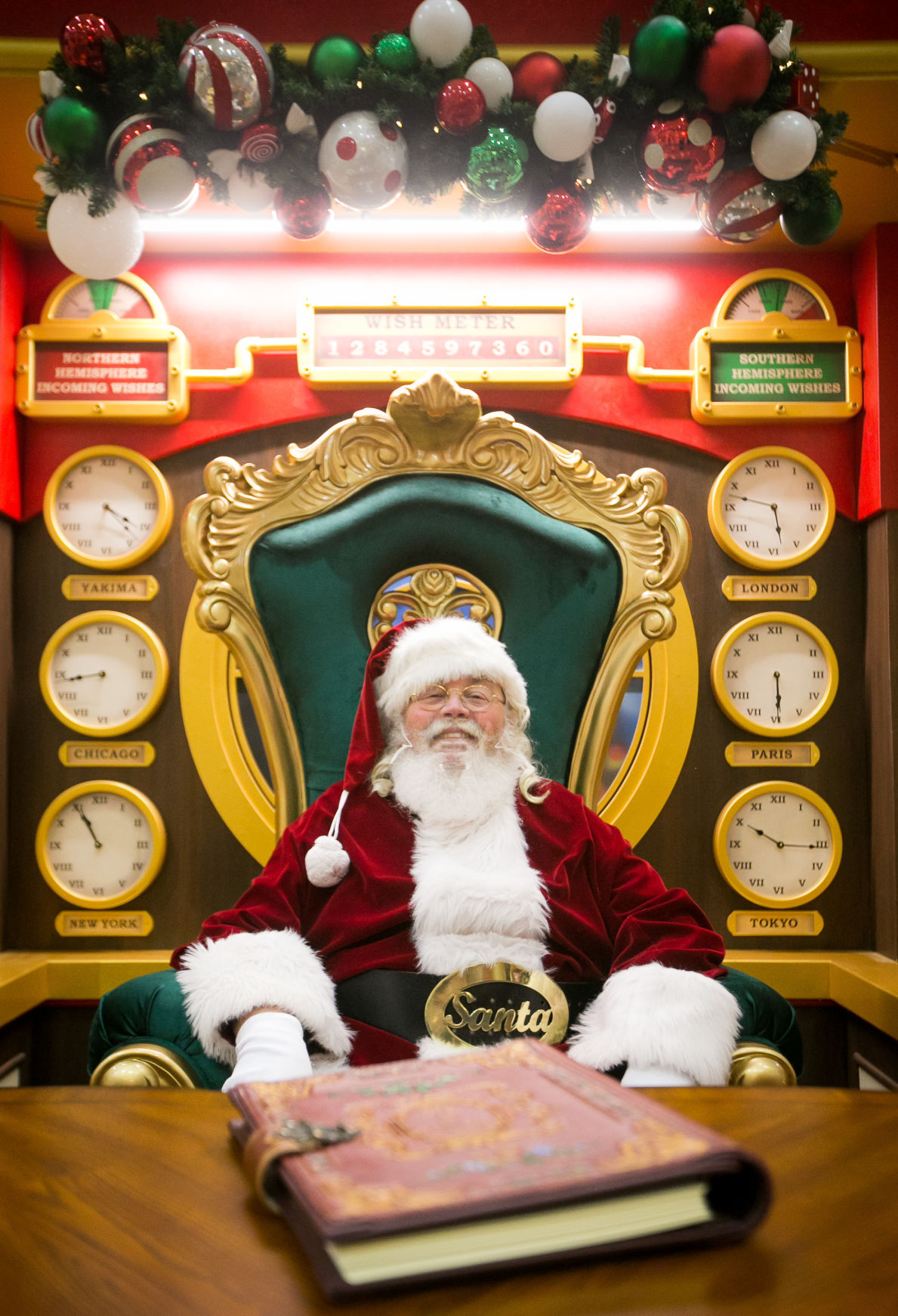 Yakima Valley weekend picks: Holiday shopping, 'A Christmas Carol' and open mic night  Explore 