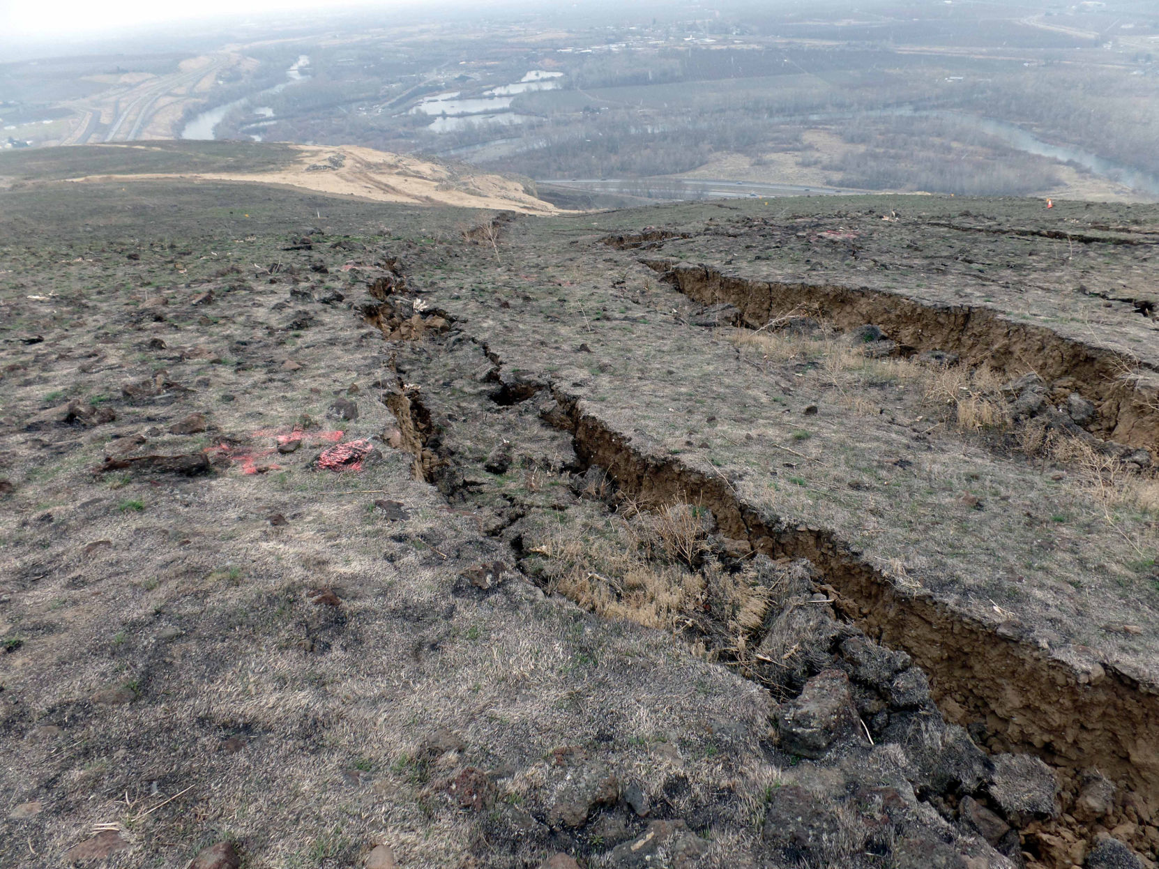 Growing Cracks In Rattlesnake Ridge Raise Alarm | Slide | Yakimaherald.com