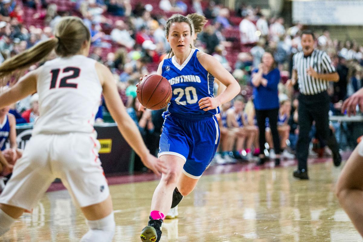 Girls Basketball Cashmere Defeats La Salle 43 36 Sports Photos