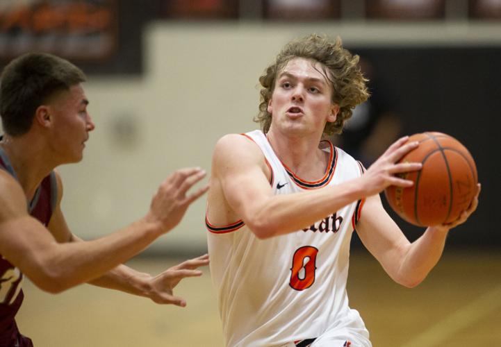 Triple option sparks Zillah boys basketball to 120 record Sports