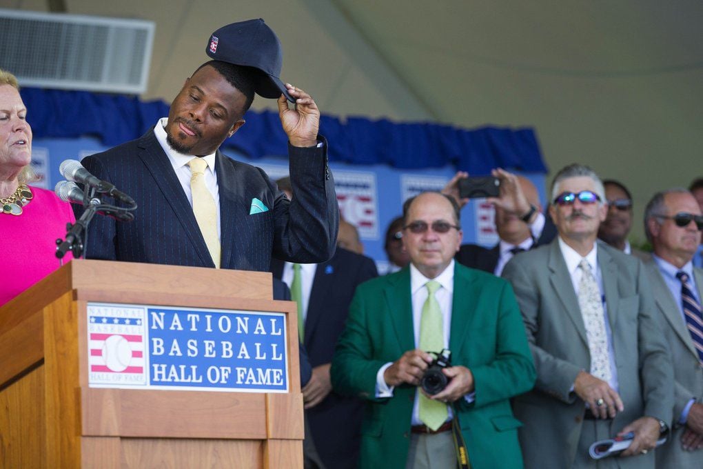 Mariners great Ken Griffey Jr. inducted into Hall of Fame