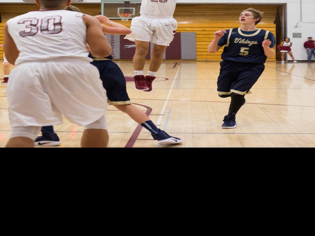 Boys Prep Basketball Roundup Wapato Holds Off Grandview Despite 33 From Chronis In Return Sports Yakimaherald Com