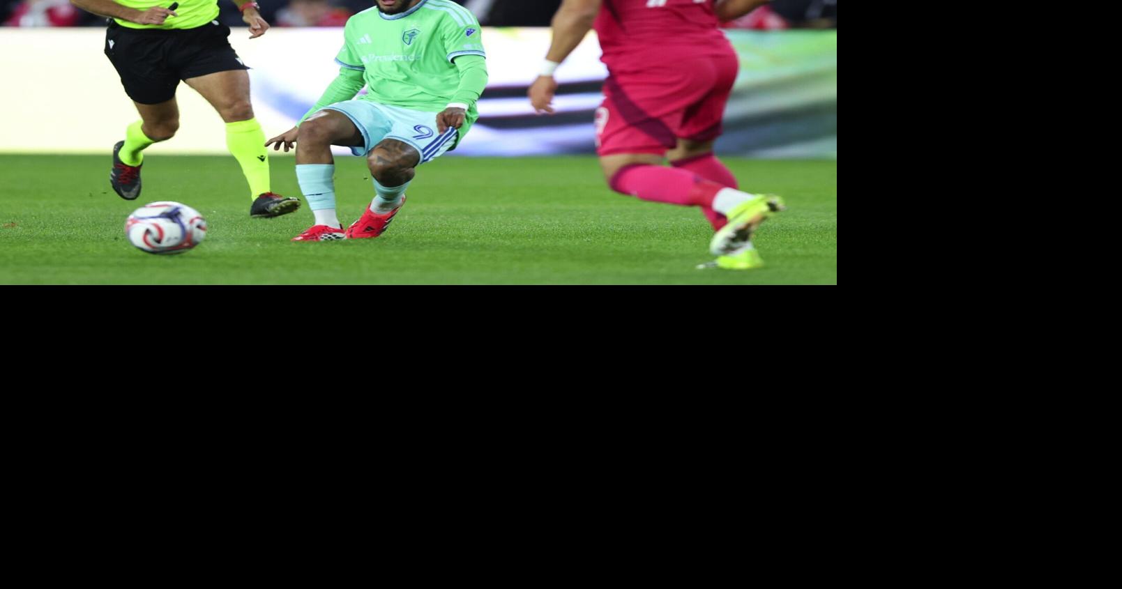 Sounders take advantage of St. Louis City miscue for road win