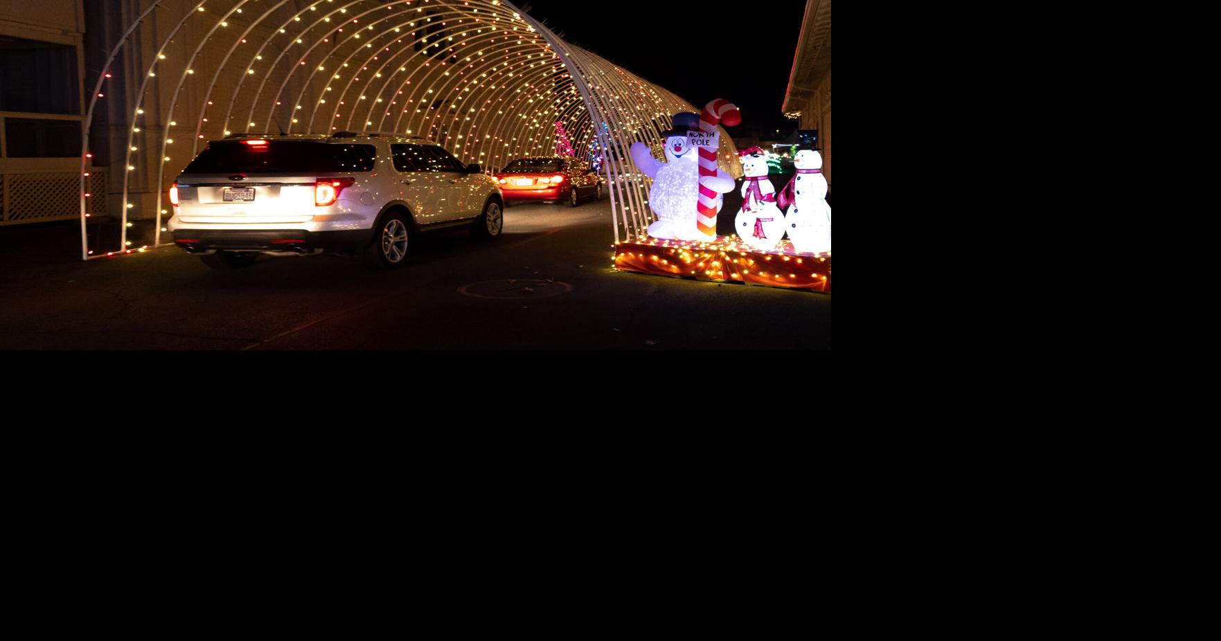 Holiday drivethru light fest