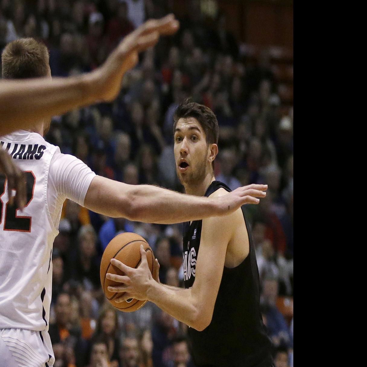 Tillie Scores 23 Points To Lead Gonzaga Men Past Pacific College