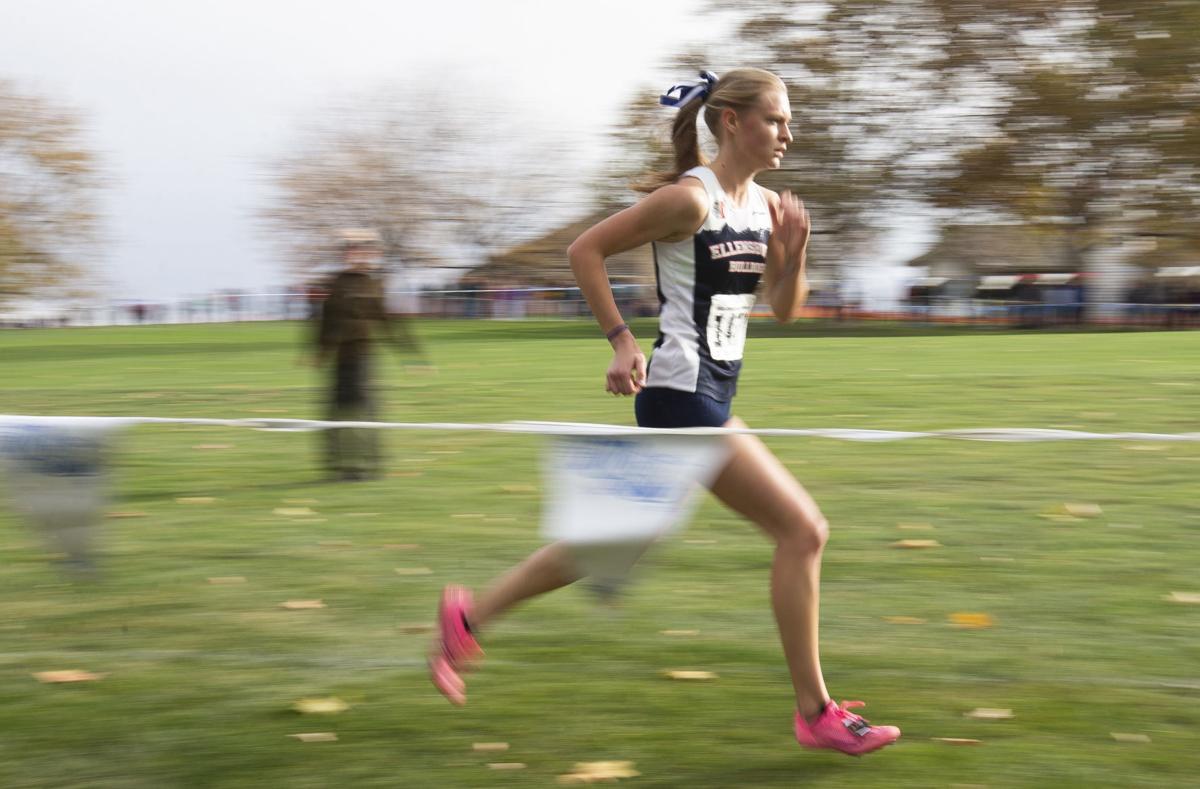 Ellensburg S Leah Holmgren Takes Lonely Path To Third Place In
