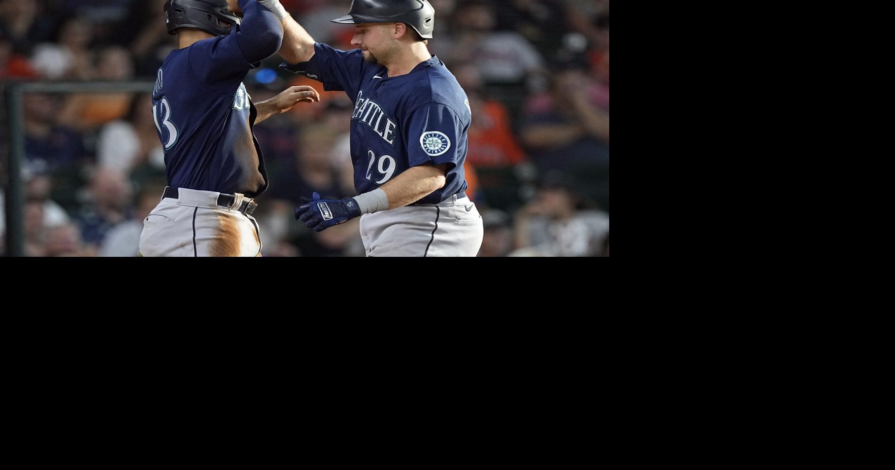 Mariners score rare series win in Houston, return home after 63 road