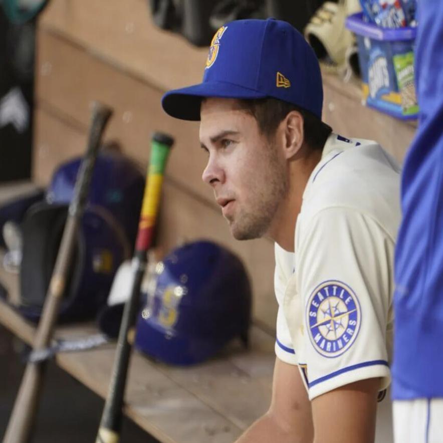 Blue Jays merchandise yanked from Mariners store after players