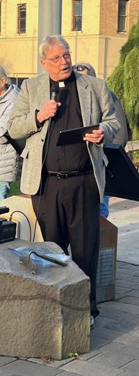 Different faith traditions unite in Yakima to pray for peace in the ...