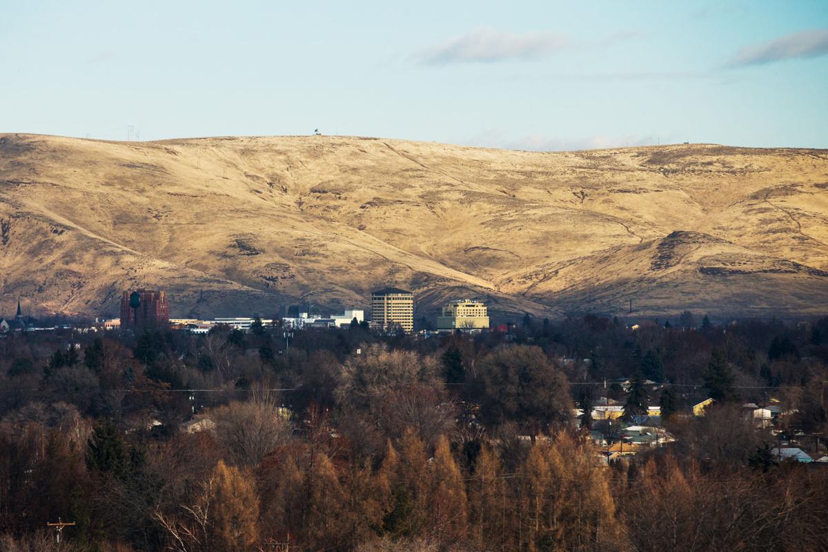 Photos: Aerial views of Rattlesnake Ridge and the Yakima Valley | Slide