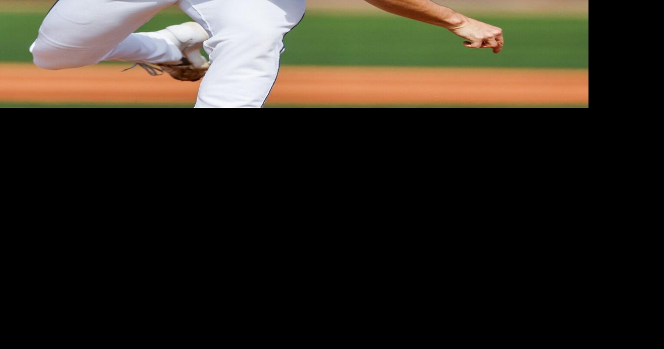 Mariners prospect Ryan Sloan dominant in perfect start for Arkansas ...