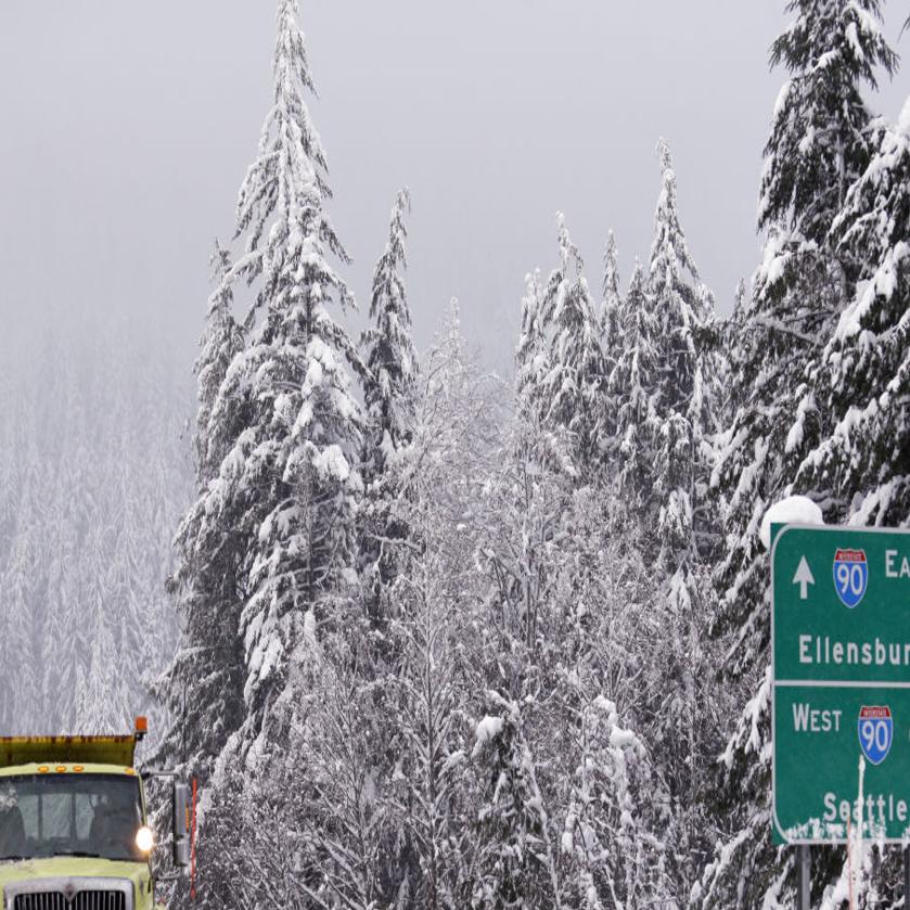 Wsdot Snow Chains Required On Snoqualmie Pass Local Yakimaherald Com