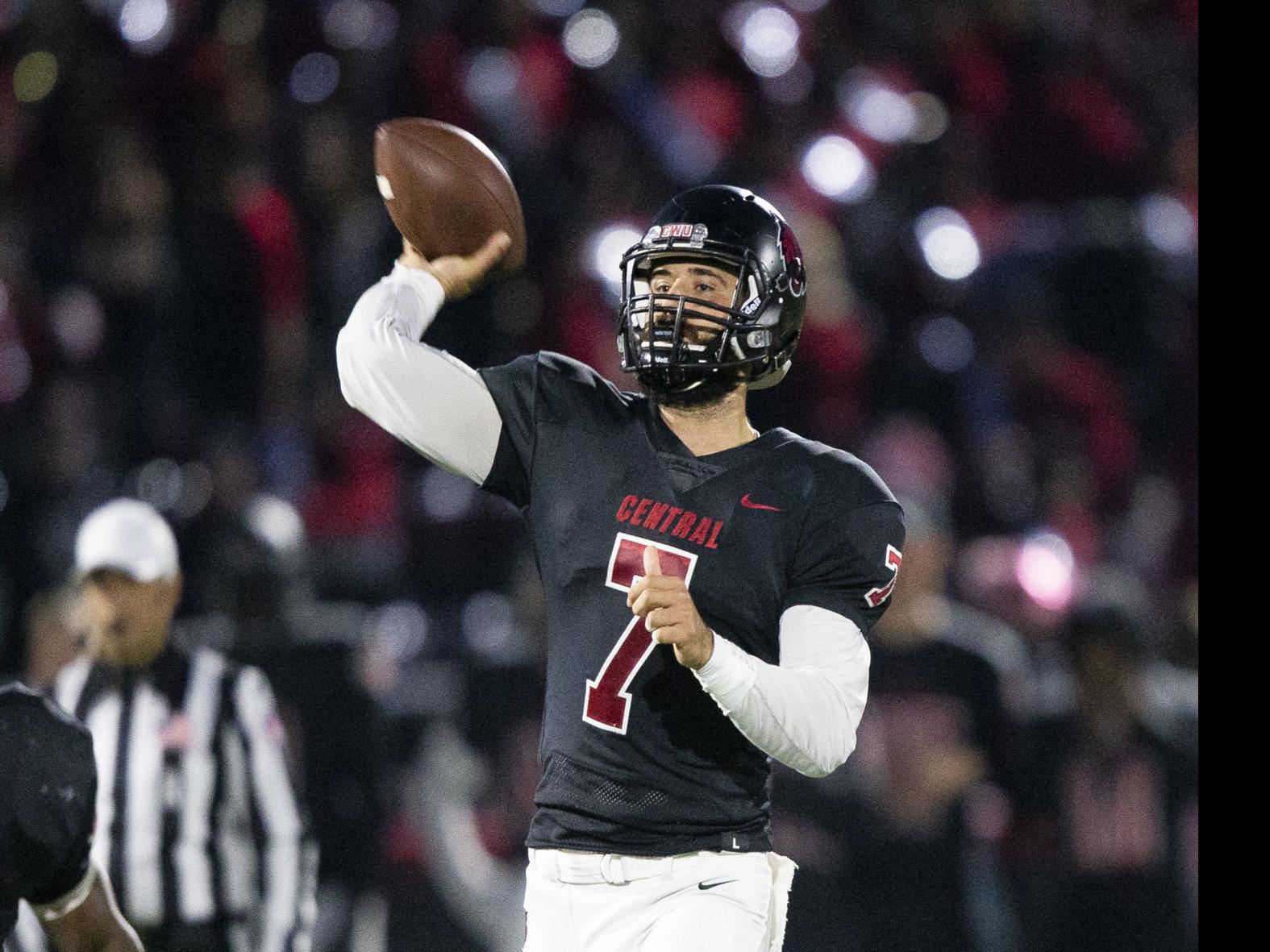 Cwu Football Ends Season With Rout Of Simon Fraser Central