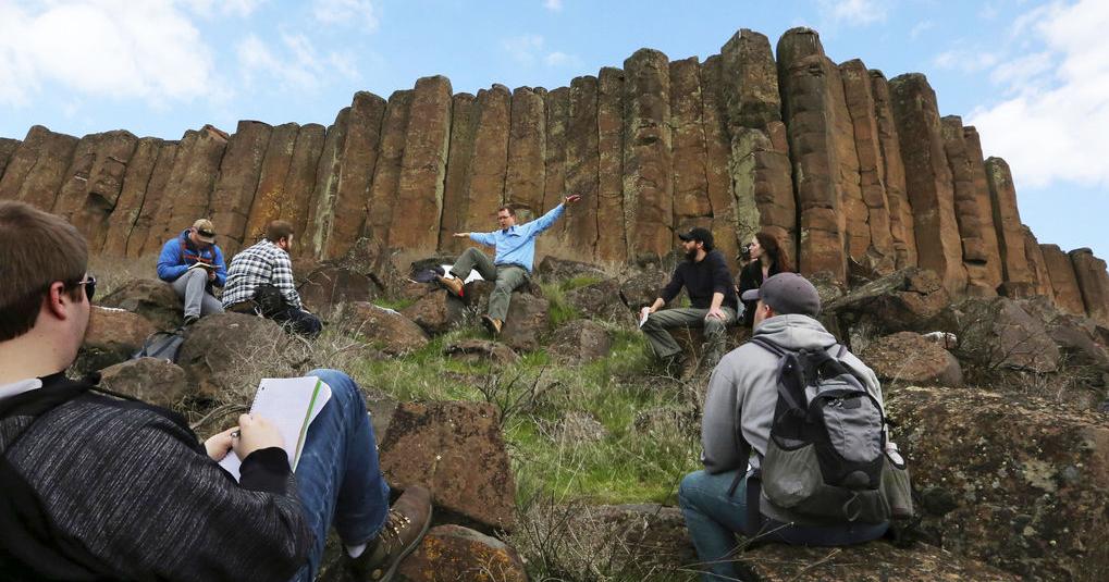 Yakima Valley weekend picks: West Valley Fair, Nile Valley Days, 'Nick on the Rocks'