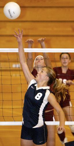 081905 Powell volley#2294C0.jpg