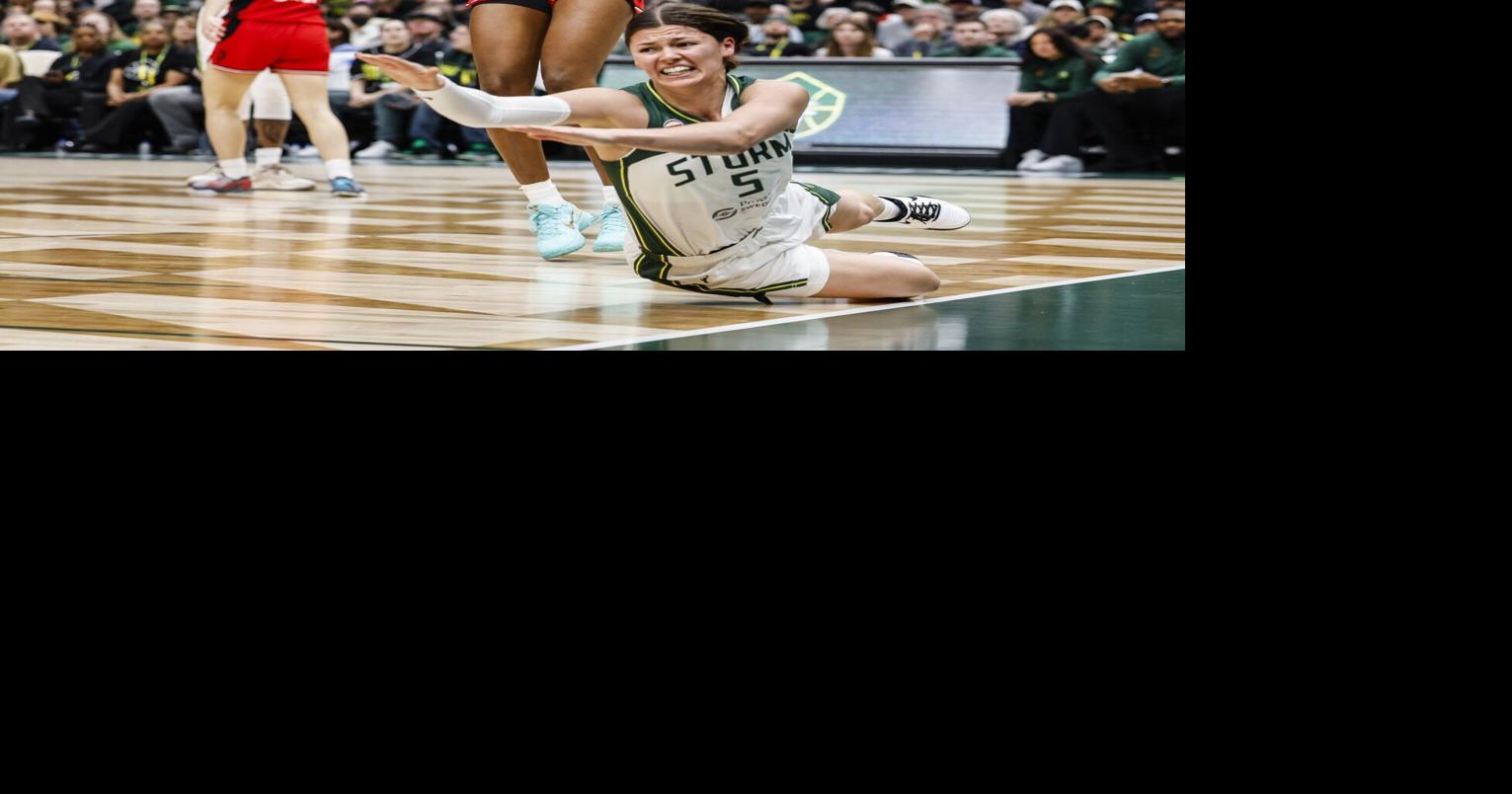 Photos: Seattle Storm take on Portland Fire