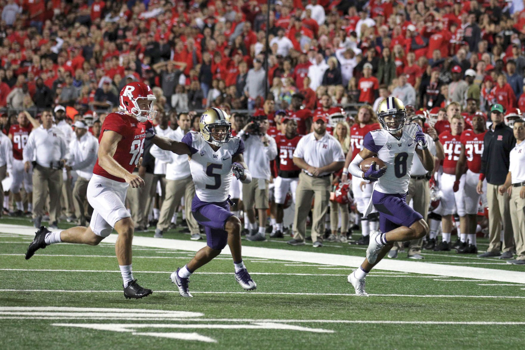 Washington Football survives Rutgers to win 30-14 Washington Football survives Rutgers to win 30-14