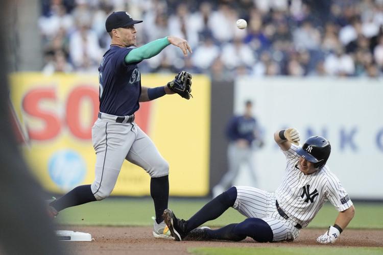 Mariners stun Yankees with improbable 4-run rally in 9th | Mariners ...