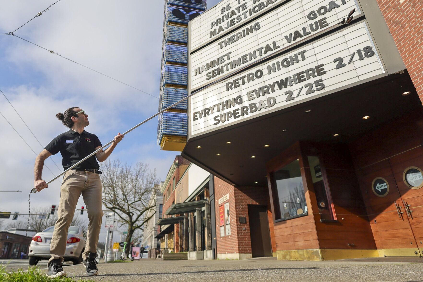 As Seattle’s movie theaters struggle, independent cinemas carve a niche ...
